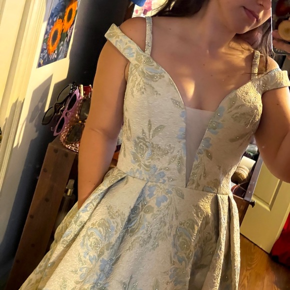 Vintage Style Cream and Blue Foral Formal Ball Gown Prom Dress off the shoulder - Picture 13 of 14